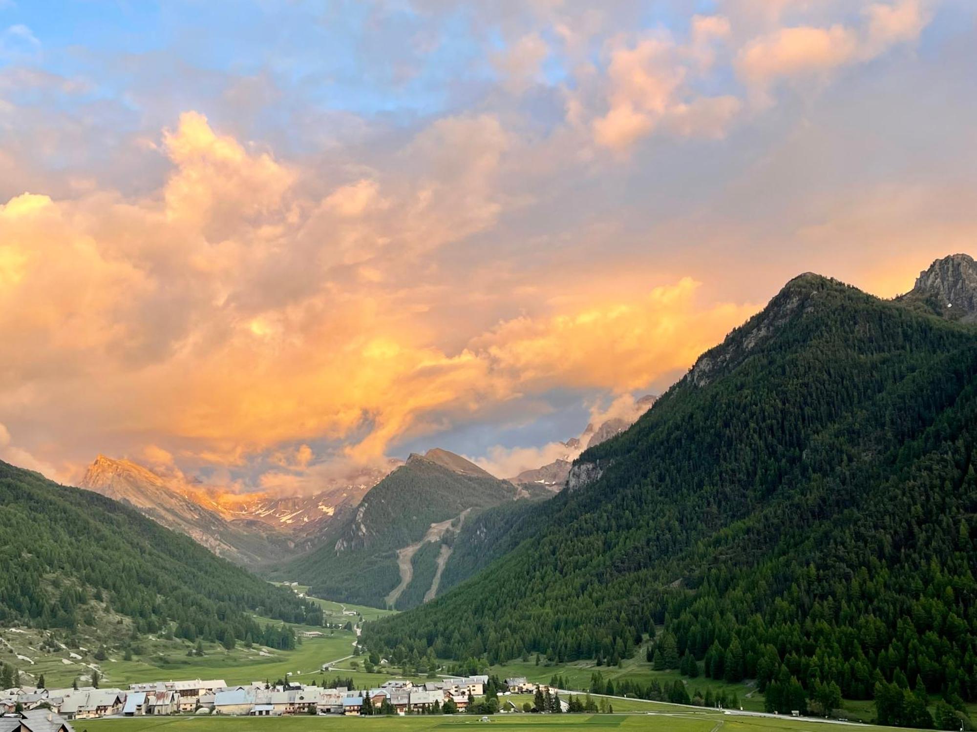 Gite Montagne 1 A 25 Places "Chalet Coste Belle" Ceillac Buitenkant foto